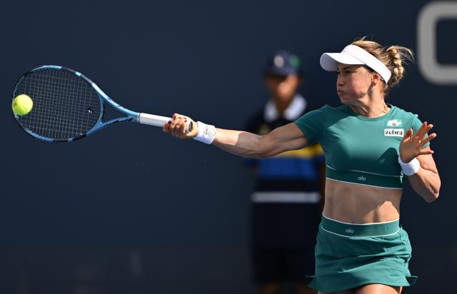 (260904) -- NEW YORK, Sept. 4, 2026 (Xinhua) -- Yulia Putintseva returns a shot during the women's singles second round match betweetn Zheng Qinwen of China and Yulia Putintseva of Kazakhstan at the 2026 US Open tennis championships in New York, the United States, Sept. 3, 2026. (Xinhua/Li Rui)
