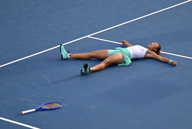 (260904) -- NEW YORK, Sept. 4, 2026 (Xinhua) -- Zheng Qinwen celebrates after the women's singles second round match betweetn Zheng Qinwen of China and Yulia Putintseva of Kazakhstan at the 2026 US Open tennis championships in New York, the United States, Sept. 3, 2026. (Xinhua/Li Rui)