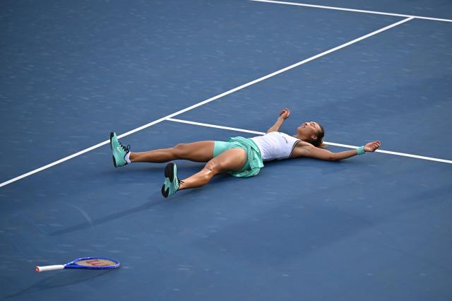 (260904) -- NEW YORK, Sept. 4, 2026 (Xinhua) -- Zheng Qinwen celebrates after the women's singles second round match betweetn Zheng Qinwen of China and Yulia Putintseva of Kazakhstan at the 2026 US Open tennis championships in New York, the United States, Sept. 3, 2026. (Xinhua/Li Rui)