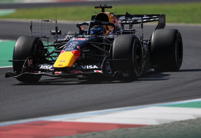 (260904) -- MONZA, Sept. 4, 2026 (Xinhua) -- Racing Bulls' reserve driver Iwasa Ayumu of Japan races during the first practice session of the Formula 1 Italian Grand Prix at Monza Circuit, near Milan, Italy, on Sept. 4, 2026. (Xinhua/Li Jing)