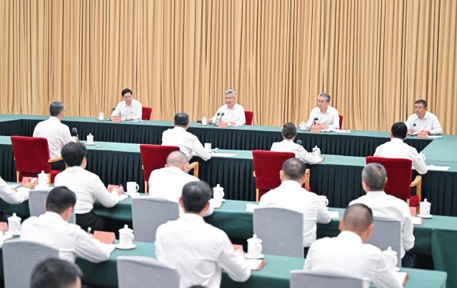 (260904) -- GUIYANG, Sept. 4, 2026 (Xinhua) -- Li Xi, a member of the Standing Committee of the Political Bureau of the Communist Party of China (CPC) Central Committee and secretary of the CPC Central Commission for Discipline Inspection, presides over a symposium in Guiyang, southwest China's Guizhou Province, Sept. 3, 2026. Li made a research tour from Tuesday to Thursday in southwest China's Guizhou Province. (Xinhua/Yue Yuewei)