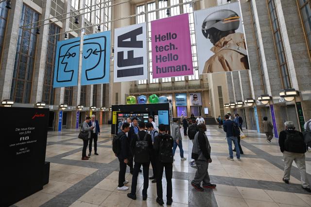 (260904) -- BERLIN, Sept. 4, 2026 (Xinhua) -- People visit IFA Berlin 2026 in Berlin, Germany, Sept. 4, 2026. IFA Berlin 2026, one of the world's largest trade fairs for consumer electronics and home appliances, kicked off in Berlin on Friday. (Xinhua/Zhang Haofu)