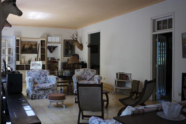 (260904) -- HAVANA, Sept. 4, 2026 (Xinhua) -- This photo taken on Aug. 29, 2026 shows Ernest Hemingway's former residence at Finca Vigia on the outskirts of Havana, Cuba. Hemingway's former residence is located at Finca Vigia on the outskirts of Havana, capital of Cuba. Hemingway lived there for about 20 years beginning in 1939, during which time he wrote works including "The Old Man and the Sea." (Xinhua/Li Muzi)
