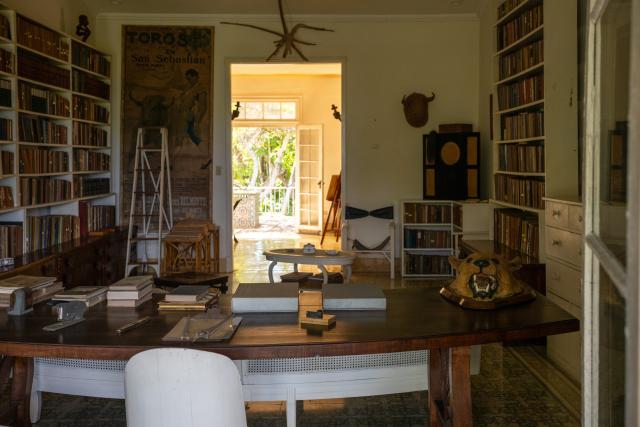 (260904) -- HAVANA, Sept. 4, 2026 (Xinhua) -- This photo taken on Aug. 29, 2026 shows Ernest Hemingway's former residence at Finca Vigia on the outskirts of Havana, Cuba. Hemingway's former residence is located at Finca Vigia on the outskirts of Havana, capital of Cuba. Hemingway lived there for about 20 years beginning in 1939, during which time he wrote works including "The Old Man and the Sea." (Xinhua/Li Muzi)