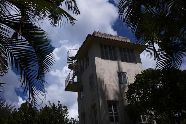 (260904) -- HAVANA, Sept. 4, 2026 (Xinhua) -- This photo taken on Aug. 29, 2026 shows the observation tower at Ernest Hemingway's former residence on the outskirts of Havana, Cuba. Hemingway's former residence is located at Finca Vigia on the outskirts of Havana, capital of Cuba. Hemingway lived there for about 20 years beginning in 1939, during which time he wrote works including "The Old Man and the Sea." (Xinhua/Li Muzi)