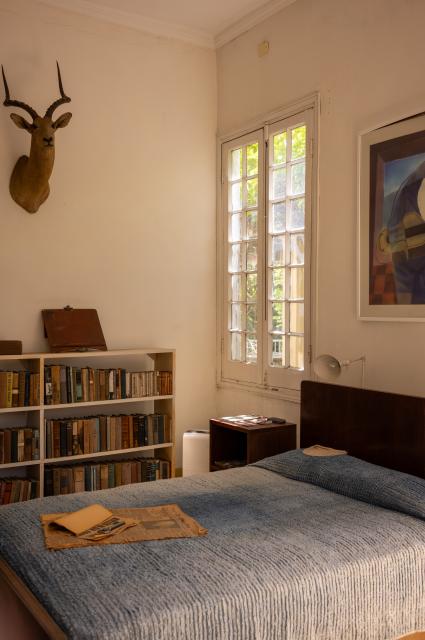 (260904) -- HAVANA, Sept. 4, 2026 (Xinhua) -- This photo taken on Aug. 29, 2026 shows Ernest Hemingway's former residence at Finca Vigia on the outskirts of Havana, Cuba. Hemingway's former residence is located at Finca Vigia on the outskirts of Havana, capital of Cuba. Hemingway lived there for about 20 years beginning in 1939, during which time he wrote works including "The Old Man and the Sea." (Xinhua/Li Muzi)