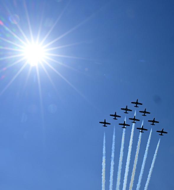 (260904) -- LAKE GARDA, Sept. 4, 2026 (Xinhua) -- The Italian Frecce Tricolori aerobatic squad performs during an airshow flying over Lake Garda, Brescia, Italy, Sept. 4, 2026. (Photo by Alberto Lingria/Xinhua)