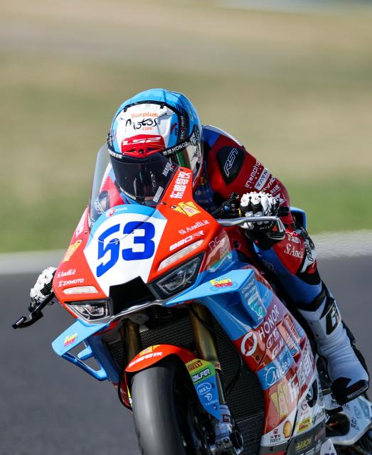 (260905) -- MAGNY-COURS, Sept. 5, 2026 (Xinhua) -- Valentin Debise of EASTROC ZXMOTO Evan Bros Factory competes during the Superpole of WorldSSP at the FIM Supersport World Championship French Round in Magny-Cours, France, Sept. 4, 2026. (Xinhua/Wu Huiwo)
