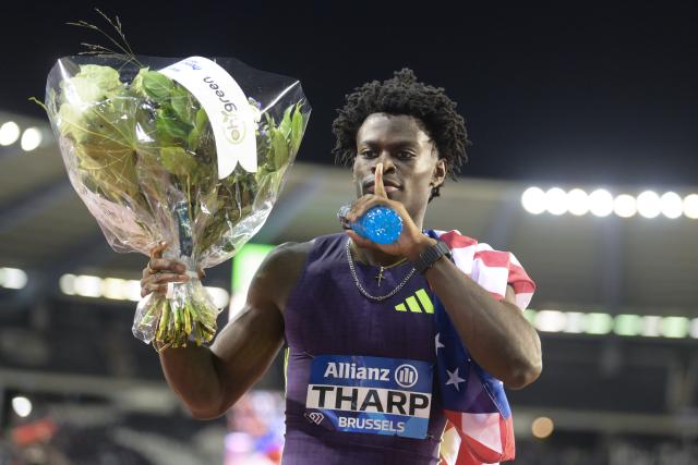 (260905) -- BRUSSELS, Sept. 5, 2026 (Xinhua) -- Ja'Kobe Tharp of the United States celebrates after winning the men's 110m hurdles final at the 2026 World Athletics Diamond League athletics meeting in Brussels, on Sept. 4, 2026. (Xinhua/Weng Xinyang)