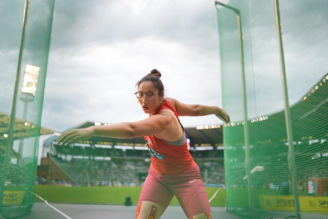 (260905) -- BRUSSELS, Sept. 5, 2026 (Xinhua) -- Feng Bin of China competes during the women's discus throw final at the 2026 World Athletics Diamond League athletics meeting in Brussels, on Sept. 4, 2026. (Xinhua/Weng Xinyang)
