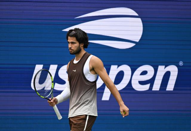 (260905) -- NEW YORK, Sept. 5, 2026 (Xinhua) -- Carlos Alcaraz of Spain reacts during the men's singles third round match against Wu Yibing of China at the 2026 US Open tennis championships in New York, the United States, Sept. 4, 2026. (Xinhua/Li Rui)