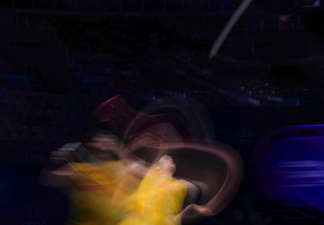 (260905) -- SHENZHEN, Sept. 5, 2026 (Xinhua) -- Wang Zhiyi hits a return during the women's singles semifinal match between Wang Zhiyi of China and Miyazaki Tomoka of Japan at China Masters 2026 badminton tournament in Shenzhen, south China's Guangdong Province, Sept. 5, 2026. (Xinhua/Sun Fei)
