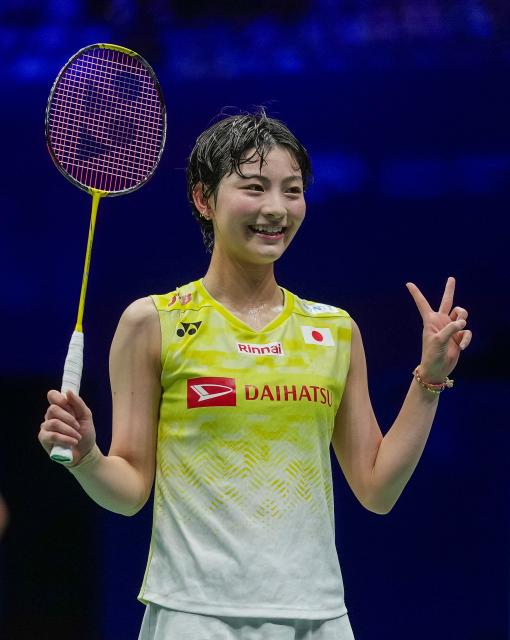 (260905) -- SHENZHEN, Sept. 5, 2026 (Xinhua) -- Miyazaki Tomoka celebrates victory after winning the women's singles semifinal match between Wang Zhiyi of China and Miyazaki Tomoka of Japan at China Masters 2026 badminton tournament in Shenzhen, south China's Guangdong Province, Sept. 5, 2026. (Xinhua/Sun Fei)