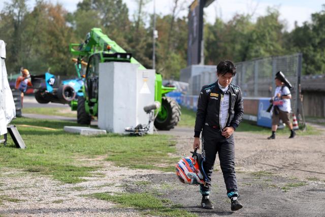 (260905) -- MONZA, Sept. 5, 2026 (Xinhua) -- Dams Lucas Oil driver Gerrard Xie of China reacts after crashing with Hitech driver Shin Woohyun of South Korea during the sprint race of the Formula 3 Italian Grand Prix at Monza Circuit, near Milan, Italy, on Sept. 5, 2026. (Xinhua/Li Jing)