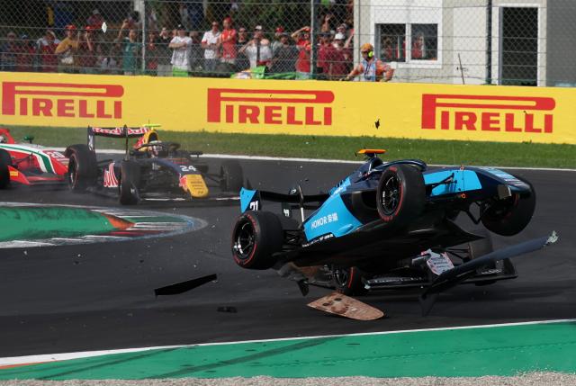 (260905) -- MONZA, Sept. 5, 2026 (Xinhua) -- Dams Lucas Oil driver Gerrard Xie of China crashes with Hitech driver Shin Woohyun of South Korea during the sprint race of the Formula 3 Italian Grand Prix at Monza Circuit, near Milan, Italy, on Sept. 5, 2026. (Xinhua/Li Jing)