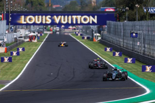 (260905) -- MONZA, Sept. 5, 2026 (Xinhua) -- Mercedes' George Russell (front) of Britain races during the third practice session of the Formula 1 Italian Grand Prix at Monza Circuit, near Milan, Italy, on Sept. 5, 2026. (Photo by Qian Jun/Xinhua)