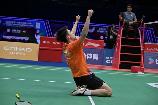 (260905) -- SHENZHEN, Sept. 5, 2026 (Xinhua) -- Jason Gunawan reacts after the men's singles semifinal match between Jason Gunawan of China's Hong Kong and Anders Antonsen of Denmark at China Masters 2026 badminton tournament in Shenzhen, south China's Guangdong Province, Sept. 5, 2026. (Photo by Chu Yan/Xinhua)