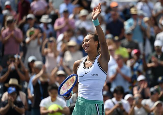 (260906) -- NEW YORK, Sept. 6, 2026 (Xinhua) -- Zheng Qinwen celebrates after the women's singles third round match betweetn Zheng Qinwen of China and Madison Keys of the United States at the 2026 US Open tennis championships in New York, the United States, Sept. 5, 2026. (Xinhua/Li Rui)