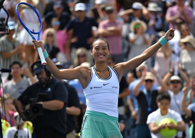 (260906) -- NEW YORK, Sept. 6, 2026 (Xinhua) -- Zheng Qinwen celebrates after the women's singles third round match betweetn Zheng Qinwen of China and Madison Keys of the United States at the 2026 US Open tennis championships in New York, the United States, Sept. 5, 2026. (Xinhua/Li Rui)