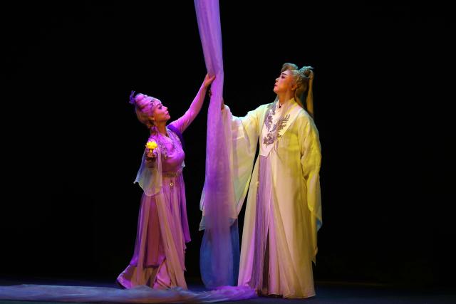 (260906) -- CAIRO, Sept. 6, 2026 (Xinhua) -- The Chinese opera "Liaozhai: Purple Tail" is staged at the 33rd Cairo International Festival for Experimental Theatre (CIFET) in Cairo, Egypt, Sept. 4, 2026. TO GO WITH "Feature: Chinese opera 'Xiju' captivates audience at 33rd Cairo int'l theatre festival" (Xinhua/Ahmed Gomaa)