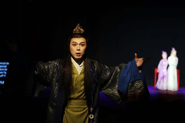 (260906) -- CAIRO, Sept. 6, 2026 (Xinhua) -- The Chinese opera "Liaozhai: Purple Tail" is staged at the 33rd Cairo International Festival for Experimental Theatre (CIFET) in Cairo, Egypt, Sept. 4, 2026. TO GO WITH "Feature: Chinese opera 'Xiju' captivates audience at 33rd Cairo int'l theatre festival" (Xinhua/Ahmed Gomaa)