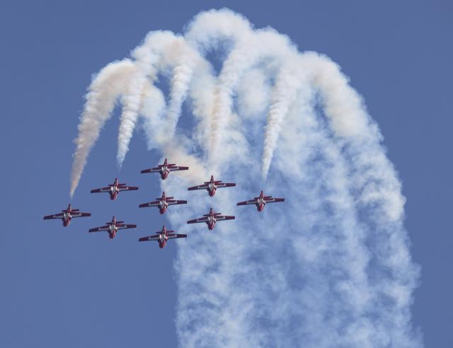 (260906) -- TORONTO, Sept. 6, 2026 (Xinhua) -- Aircraft of the Canadian Forces Snowbirds perform during the 2026 Canadian International Air Show (CIAS) in Toronto, Canada, on Sept. 5, 2026. The annual show kicked off here on Saturday and will last until Sept. 7. (Photo by Zou Zheng/Xinhua)