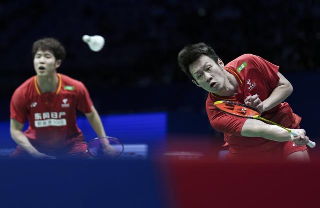 (260906) -- SHENZHEN, Sept. 6, 2026 (Xinhua) -- He Jiting/Ren Xiangyu (R) compete during the men's doubles final match between He Jiting/Ren Xiangyu of China and Satwiksairaj Rankireddy/Chirag Shetty of India at China Masters 2026 badminton tournament in Shenzhen, south China's Guangdong Province, Sept. 6, 2026. (Xinhua/Sun Fei)