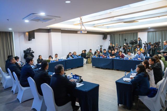 (260906) -- GYIRONG, Sept. 6, 2026 (Xinhua) -- A press conference attended by domestic and foreign journalists is held in Gyirong County, southwest China's Xizang Autonomous Region, Sept. 6, 2026. TO GO WITH "2nd LD-Writethru: 43 dead, 519 missing after mudslide hits border port in China's Xizang" (Xinhua/Tenzin Nyida)