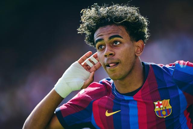 (260907) -- VALENCIA, Sept. 7, 2026 (Xinhua) -- Barcelona's Lamine Yamal celebrates a goal during the Spanish La Liga football match between Valencia CF and FC Barcelona in Valencia, Spain, Sept. 6, 2026. (Str/Xinhua)