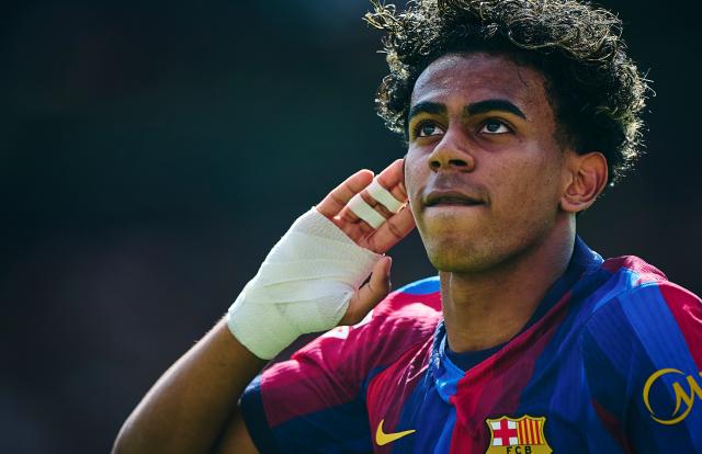 (260907) -- VALENCIA, Sept. 7, 2026 (Xinhua) -- Barcelona's Lamine Yamal celebrates a goal during the Spanish La Liga football match between Valencia CF and FC Barcelona in Valencia, Spain, Sept. 6, 2026. (Str/Xinhua)