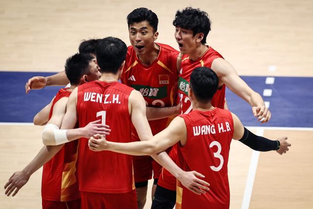 (260907) -- KITAKYUSHU, Sept. 7, 2026 (Xinhua) -- Players of China celebrate scoring during the pool B match between China and New Zealand at AVC Men's Volleyball Continental Championship in Kitakyushu, Japan, Sept. 7, 2026. (Xinhua/Jia Haocheng)