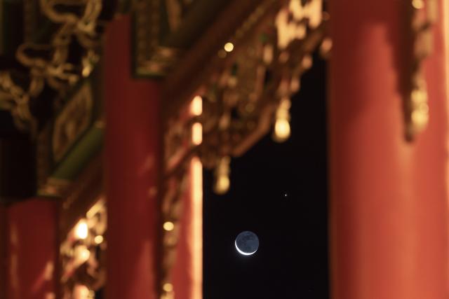 (260909) -- HARBIN, Sept. 9, 2026 (Xinhua) -- This photo taken on Sept. 9, 2026 shows the planet of Jupiter next to the moon in the sky over Fujin City, northeast China's Heilongjiang Province. (Photo by Qu Yubao/Xinhua)