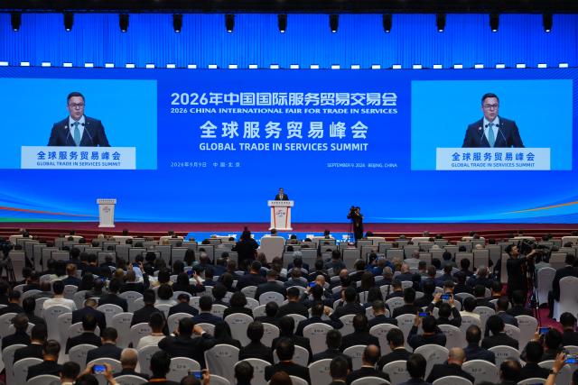 (260909) -- BEIJING, Sept. 9, 2026 (Xinhua) -- Alexander Poulev, deputy prime minister and minister of Economy, Investment and Industry of Bulgaria, addresses the Global Trade in Services Summit of the 2026 China International Fair for Trade in Services (CIFTIS) in Beijing, capital of China, Sept. 9, 2026. The summit opened here on Wednesday. (Xinhua/Xie Han)