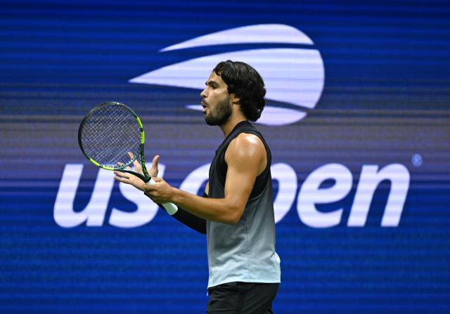 (260909) -- NEW YORK, Sept. 9, 2026 (Xinhua) -- Carlos Alcaraz reacts during the men's quarterfinal match between Ben Shelton of the United States and Carlos Alcaraz of Spain at the 2026 US Open tennis championships in New York, the United States, Sept. 8, 2026. (Xinhua/Li Rui)