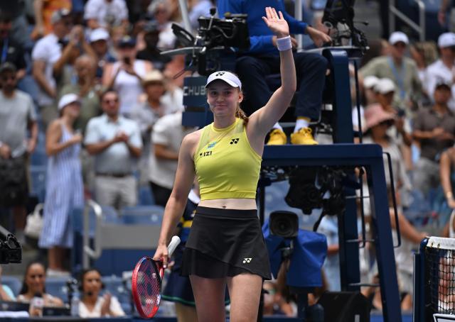 (260910) -- NEW YORK, Sept. 10, 2026 (Xinhua) -- Elena Rybakina acknowledges spectators after the women's singles quarterfinal between Elena Rybakina of Kazakhstan and Zheng Qinwen of China at the 2026 US Open tennis championships in New York, the United States, Sept. 9, 2026. (Xinhua/Li Rui)
