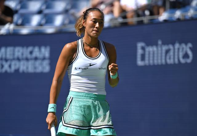 (260910) -- NEW YORK, Sept. 10, 2026 (Xinhua) -- Zheng Qinwen reacts during the women's singles quarterfinal between Elena Rybakina of Kazakhstan and Zheng Qinwen of China at the 2026 US Open tennis championships in New York, the United States, Sept. 9, 2026. (Xinhua/Li Rui)