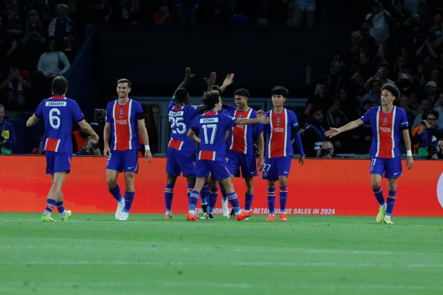 (260910) -- PARIS, Sept. 10, 2026 (Xinhua) -- PSG's players celebrate during the Champion's League first round soccer game between Paris Saint-Germain (PSG) and Slovan Bratislava in Parc des Princes Stadium, Paris, France, Sept. 9, 2026. (Photo by Henri Szwarc/Xinhua)