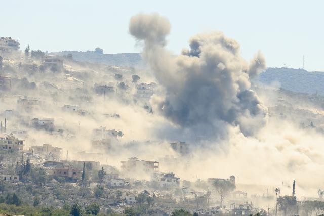 (260910) -- MANSOURI, Sept. 10, 2026 (Xinhua) -- This photo taken on Sept. 9, 2026 shows smoke rising from an Israeli airstrike in the town of Mansouri, southern Lebanon. (Photo by Ali Hashisho/Xinhua)