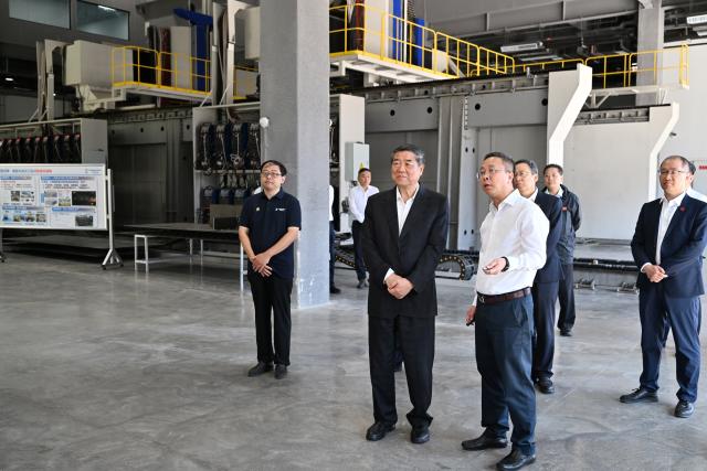 (260910) -- TIANJIN, Sept. 10, 2026 (Xinhua) -- Chinese Vice Premier He Lifeng, also a member of the Political Bureau of the Communist Party of China Central Committee, visits the Tianjin Binhai-Zhongguancun Science Park during his inspection in Tianjin, north China, Sept. 10, 2026. He addressed the Ministerial Forum on International Mining Cooperation and the opening ceremony of the 2026 China Mining Conference and Exhibition in Tianjin on Thursday. (Xinhua/Li Ran)