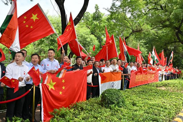 (260912) -- NEW DELHI, Sept. 12, 2026 (Xinhua) -- Chinese President Xi Jinping arrives in New Delhi, India, to attend the 18th BRICS Summit at the invitation of Prime Minister of the Republic of India Narendra Modi, Sept. 12, 2026. (Xinhua/Zhai Jianlan)
