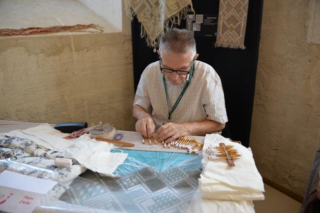 (260912) -- LEPOGLAVA, Sept. 12, 2026 (Xinhua) -- A man makes lace at the 30th Lepoglava International Lace Festival in Lepoglava, Croatia on Sept. 12, 2026. The 30th Lepoglava International Lace Festival opened on Friday in the northern Croatian town of Lepoglava. (Xinhua/Ma Zhen)