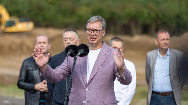 (260912) -- MLADENOVAC, Sept. 12, 2026 (Xinhua) -- Serbian President Aleksandar Vucic (front) gives a speech at the construction site of the Chinese-built Vozd Karadjordje expressway near Mladenovac, Serbia, Sept. 12, 2026. Serbian President Aleksandar Vucic on Saturday inspected construction works of the Vozd Karadjordje expressway which is being constructed by a Chinese company, highlighting its strategic importance for central Serbia. (Photo by Wang Wei/Xinhua)