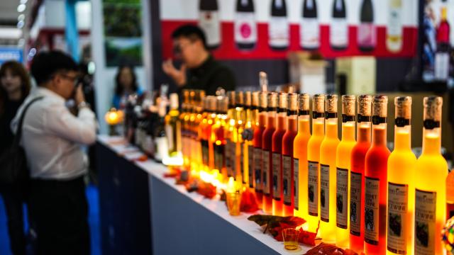 (260913) -- GUIYANG, Sept. 13, 2026 (Xinhua) -- A visitor tastes alcoholic beverage during the 15th China (Guizhou) International Alcoholic Beverages Expo in Guiyang, southwest China's Guizhou Province, Sept. 12, 2026. Kicking off on Friday, the three-day event attracts 1,117 alcoholic beverage enterprises from 29 countries and regions. (Xinhua/Tao Liang)