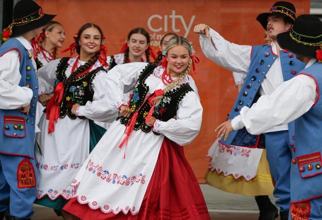 (260913) -- NORTH VANCOUVER, Sept. 13, 2026 (Xinhua) -- Performers preform traditional Polish dance at the Polish Festival Vancouver in North Vancouver, British Columbia, Canada, Sept. 12, 2026. The one-day event was held here on Saturday, featuring traditional Polish cuisine, cultural performances, Polish crafts and art exhibits. (Photo by Liang Sen/Xinhua)