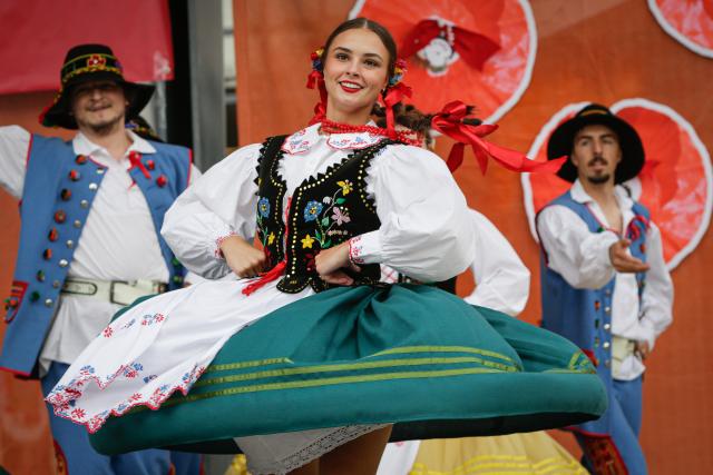 (260913) -- NORTH VANCOUVER, Sept. 13, 2026 (Xinhua) -- Performers preform traditional Polish dance at the Polish Festival Vancouver in North Vancouver, British Columbia, Canada, Sept. 12, 2026. The one-day event was held here on Saturday, featuring traditional Polish cuisine, cultural performances, Polish crafts and art exhibits. (Photo by Liang Sen/Xinhua)