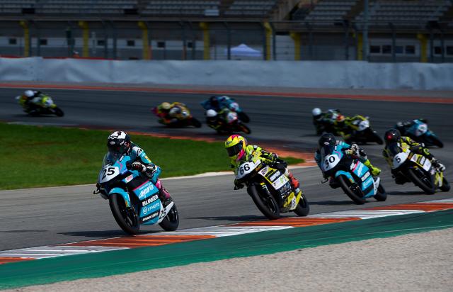 (260913) -- VALENCIA, Sept. 13, 2026 (Xinhua) -- CFMOTO Aspar's Sun Shengbo (L) of China competes during the Race 1 of the ESBK Talent category at the 2026 Spanish Superbike Championship Valencia in Valencia, Spain, Sept. 12, 2026. (Photo by Pablo Morano/Xinhua)