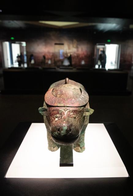 (260913) -- ANYANG, Sept. 13, 2026 (Xinhua) -- This photo taken on Sept. 12, 2026 shows an exhibit at the Yinxu Museum in Anyang, central China's Henan Province. The new Yinxu Museum is the first major national thematic archaeological museum dedicated to panoramically showcasing the ancient Shang civilization. 
   In terms of exhibition layout, the museum focuses on the theme of "The Great Shang Civilization." It features three permanent exhibitions, four thematic exhibitions, and one immersive digital exhibition. Nearly 4,000 artifacts (sets) are displayed, including bronze ware, pottery, jade, and oracle bones.
   Since the official opening of the new museum in February 2024, the museum has continued to grow in popularity, making the Shang civilization thrive with renewed vitality in the new era. To date, it has received a total of 6.1 million tourists accumulatively. (Xinhua/Zhang Fan)
