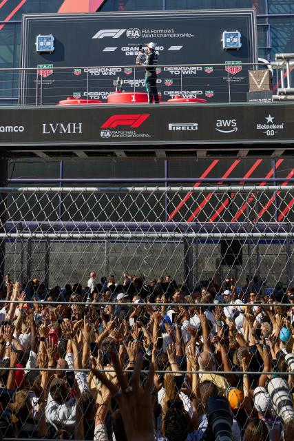 (260914) -- MADRID, Sept. 14, 2026 (Xinhua) -- Mercedes' Italian driver Kimi Antonelli takes selfies on the podium after the Formula 1 Spanish Grand Prix Race at Madring Circuit, Madrid, Spain, Sept. 13, 2026. (Xinhua/Meng Dingbo)