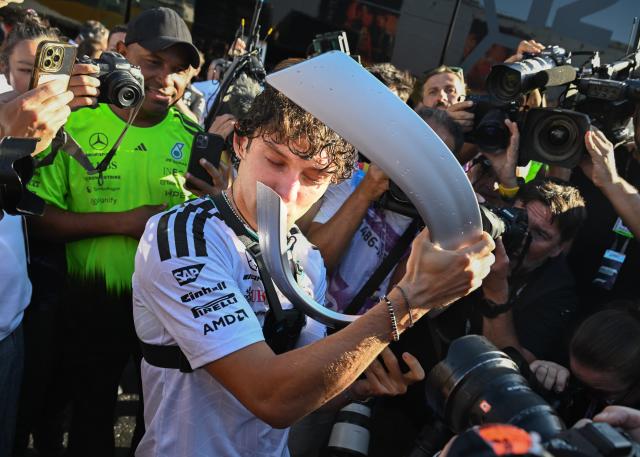 (260914) -- MADRID, Sept. 14, 2026 (Xinhua) -- Mercedes' Kimi Antonelli of Italy celebrates after the Formula 1 Spanish Grand Prix Race at Madring Circuit, Madrid, Spain, Sept. 13, 2026. (Xinhua/Cheng Min)