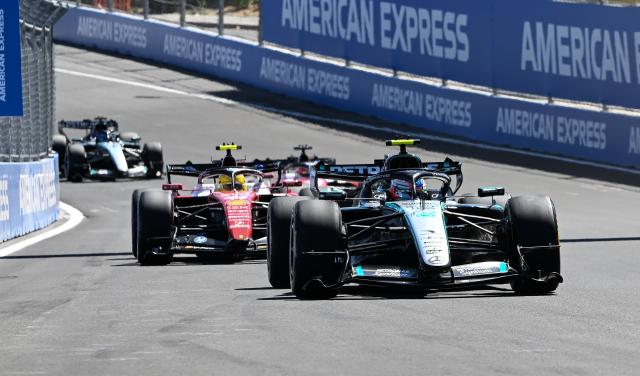 (260914) -- MADRID, Sept. 14, 2026 (Xinhua) -- Mercedes' Kimi Antonelli (R) of Italy competes during the Formula 1 Spanish Grand Prix Race at Madring Circuit, Madrid, Spain, Sept. 13, 2026. (Xinhua/Cheng Min)